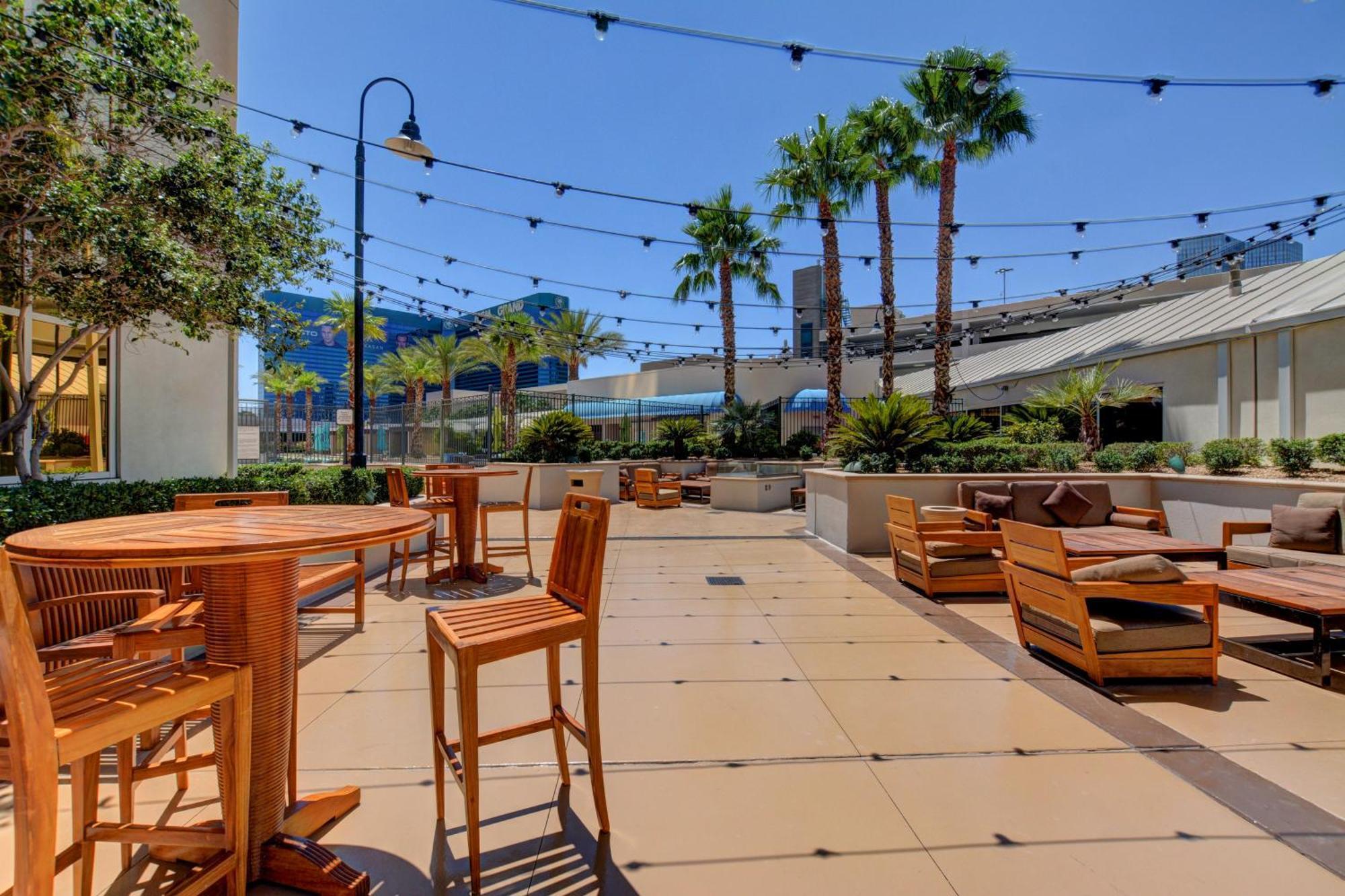 The Fantasy Suite Mgm Signature Pool View Las Vegas Exterior foto